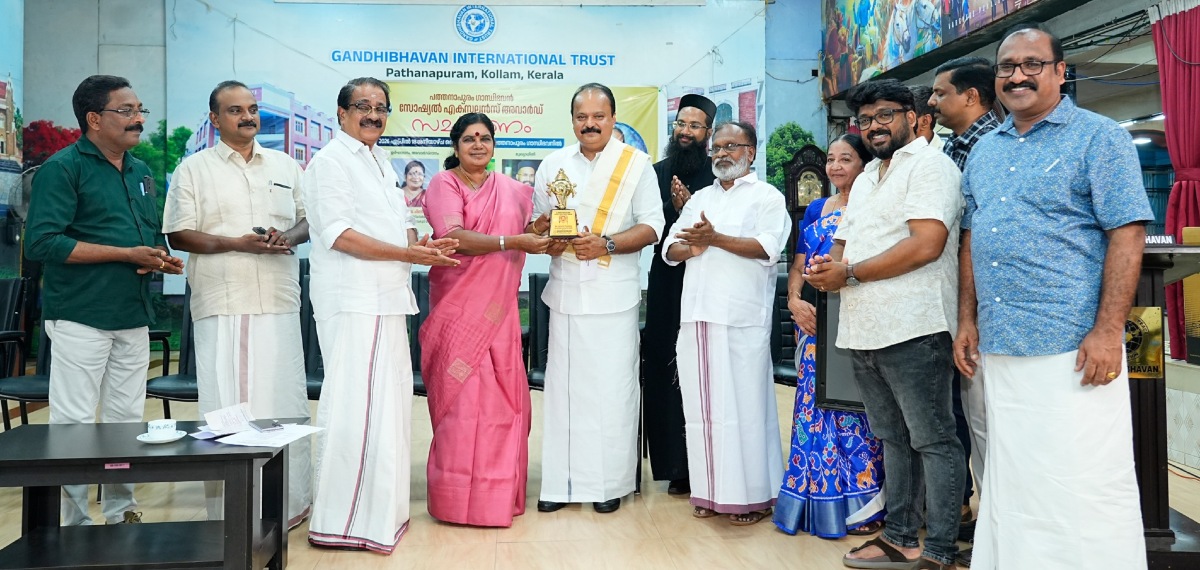 ഷിജോ തോമസിന് ഗാന്ധിഭവൻ സോഷ്യൽ എക്‌സലൻസ് അവാർഡ്