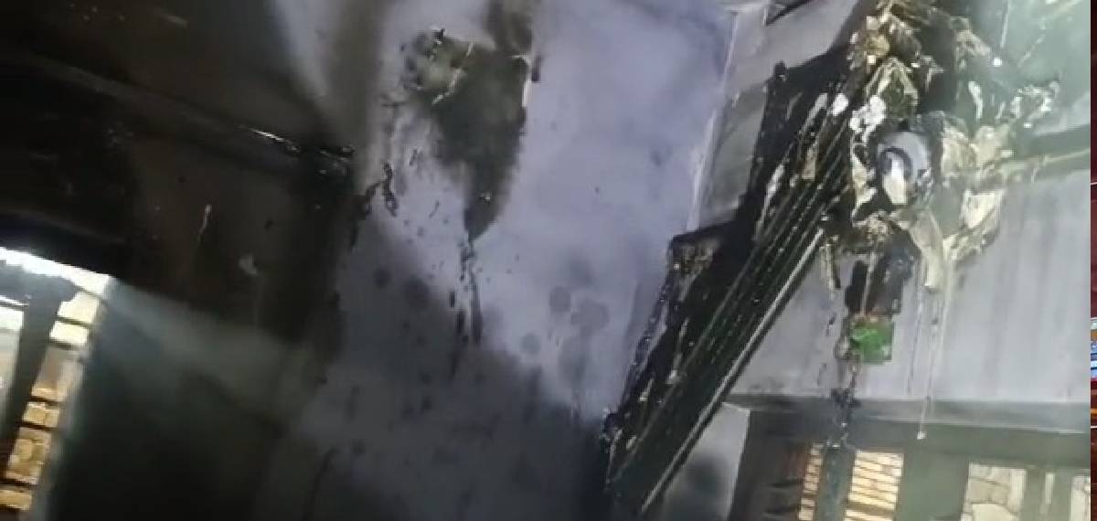 എസിയില്‍ ഷോര്‍ട്ട് സര്‍ക്യൂട്ട്; പത്തനംതിട്ടയില്‍ വീട്ടിലെ മുറി കത്തി നശിച്ചു