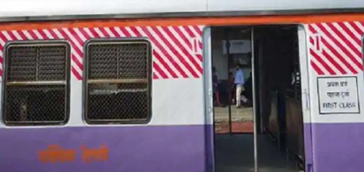 Each colored stripe on the train's carriages has a different meaning