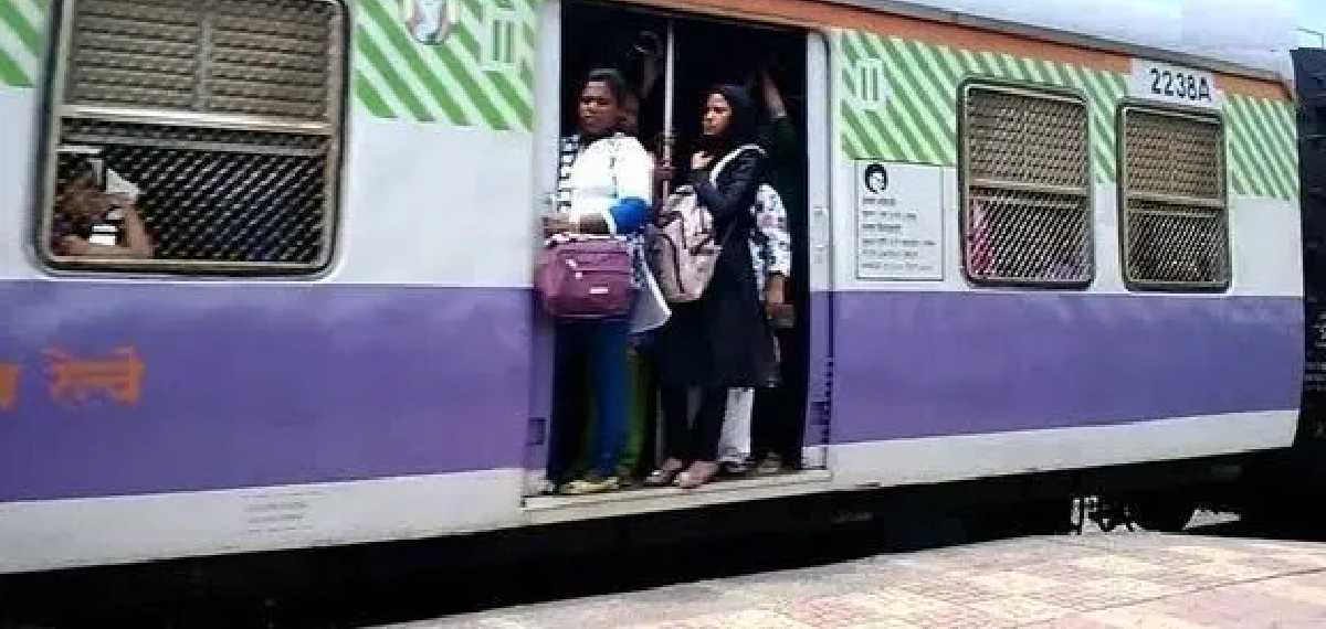 Each colored stripe on the train's carriages has a different meaning
