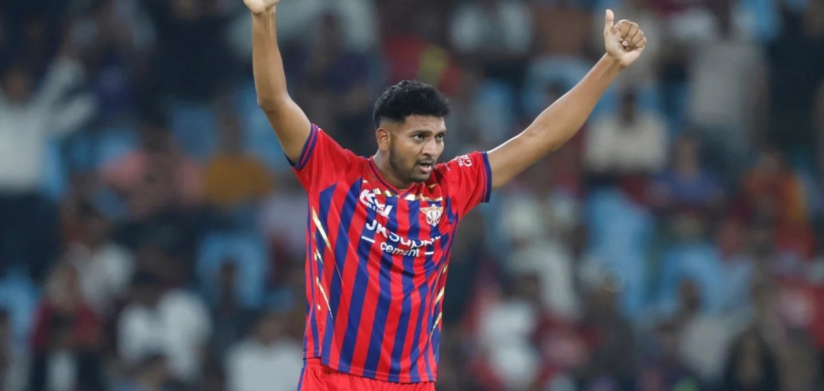 ഒരു KKR വധം; 2026 ലെ ആദ്യ അഞ്ച് വിക്കറ്റ് പ്രകടനവുമായി മൊഹ്‌സിൻ ഖാൻ