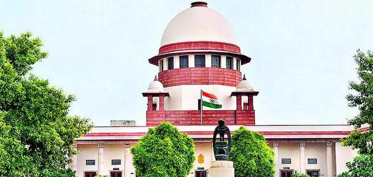 വിവാഹത്തിന് മുൻപ് ഒരുമിച്ച് കഴിഞ്ഞതെന്തിന്?; ചോദ്യവുമായി സുപ്രീംകോടതി