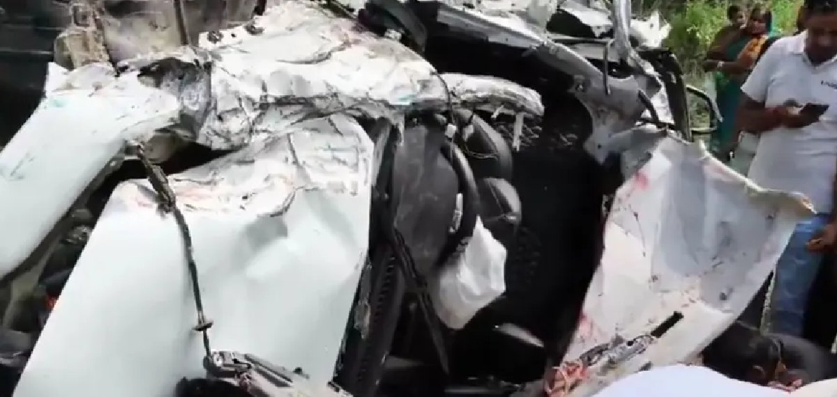 ഉത്തർപ്രദേശിൽ രണ്ട് വാഹനാപകടങ്ങളിൽ എട്ട് പേർ മരിച്ചു
