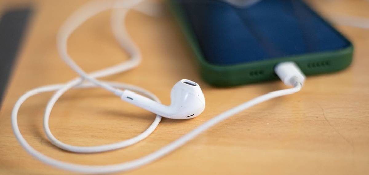 apple earphone