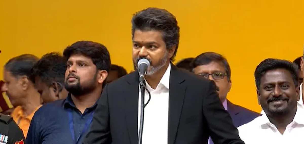 തമിഴ്‌നാട്ടിൽ ഇനി ദളപതി യുഗം; മുഖ്യമന്ത്രിയായി സത്യപ്രതിജ്ഞ ചെയ്ത് അധികാരമേറ്റ് വിജയ്
