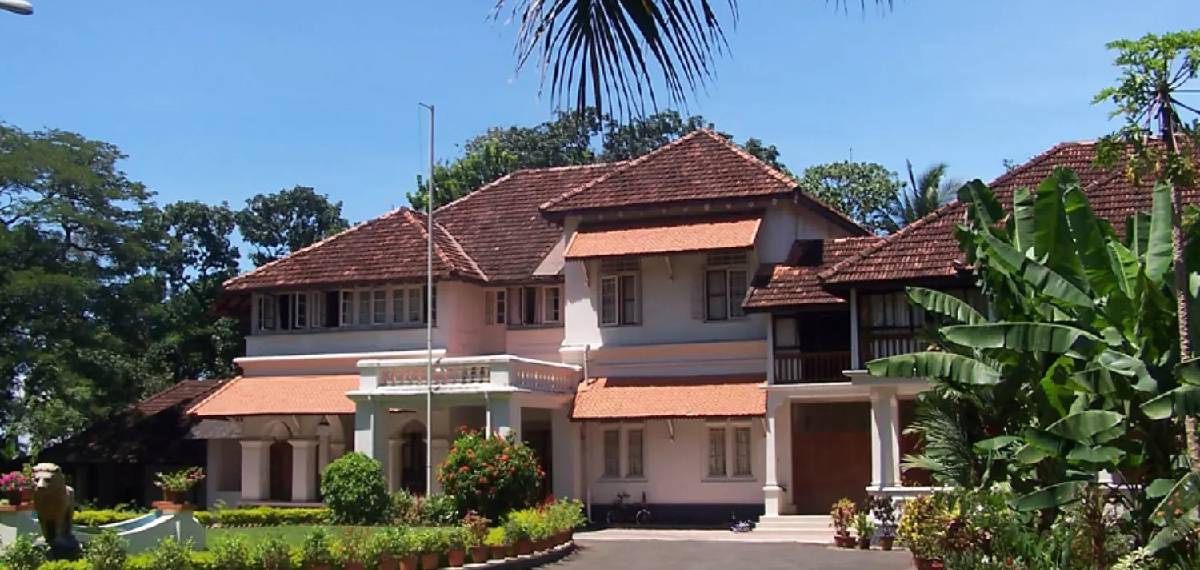 ക്ലിഫ് ഹൗസിലെ പശുക്കള് ഇനി മൃഗസംരക്ഷണ വകുപ്പിന്റെ 'അതിഥികള്'