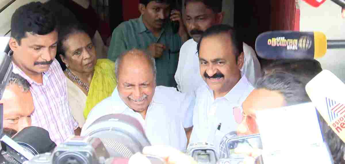 പാപ്പരായ സംസ്ഥാനമാണ്; തുടക്കത്തില് തന്നെ ജനപ്രിയ പ്രഖ്യാപനങ്ങള് പ്രതീക്ഷിക്കരുത്: എ കെ ആന്റണി