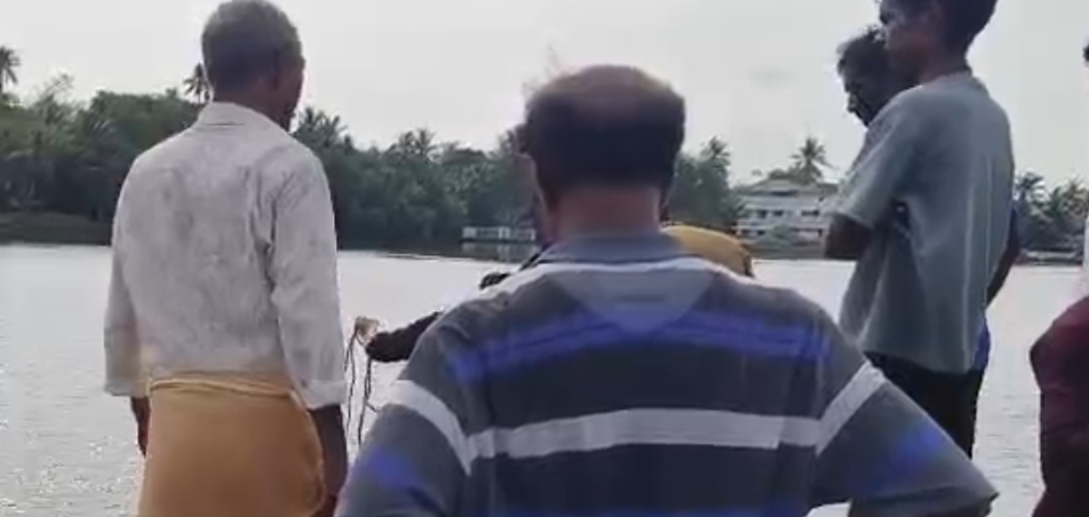 എറണാകുളം നെട്ടൂർ കായലിൽ കുളിക്കാൻ ഇറങ്ങിയ വിദ്യാർത്ഥി മുങ്ങി മരിച്ചു