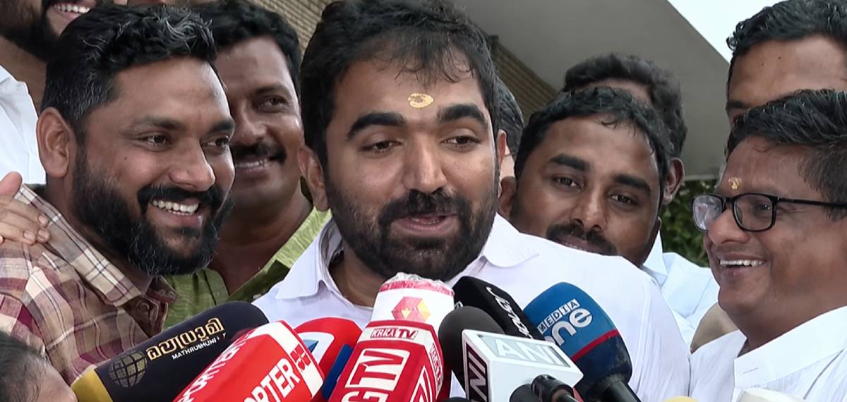 'ജനങ്ങൾക്കായി പ്രവർത്തിക്കാൻ മന്ത്രിസ്ഥാനം ആവശ്യമില്ല, ഹൈക്കമാൻഡ് ലിസ്റ്റ് വരുന്നത് വരെ ഒന്നും പറയാൻ പറ്റില്ല'