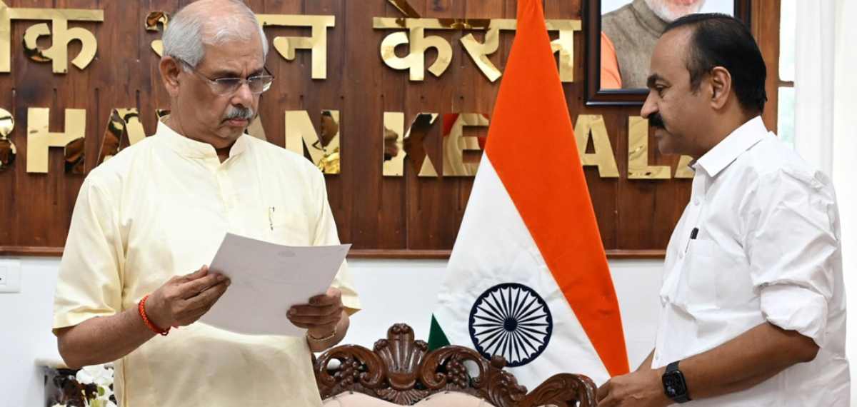 'സത്യപ്രതിജ്ഞാ വേദിയില്‍ മുഖ്യമന്ത്രിയും മന്ത്രിമാരും മാത്രം മതി'; കര്‍ശന നിര്‍ദേശവുമായി ലോക്ഭവന്‍