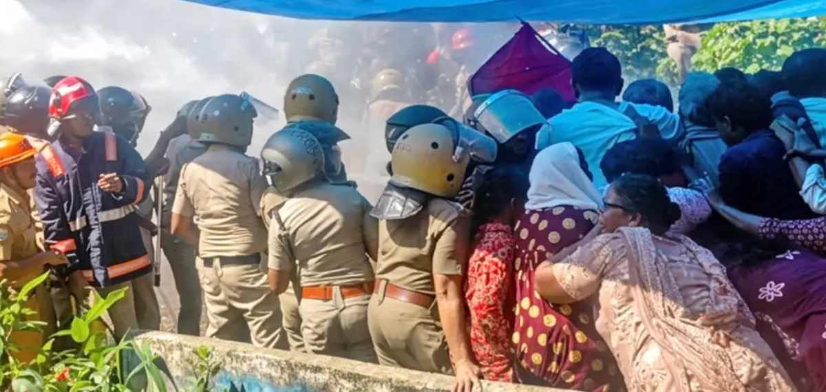 'പാരിയത്ത്കാവിലെ കുടിയൊഴിപ്പിക്കല് ശനിയാഴ്ച്ച പൂര്ത്തിയാക്കണം'; കര്ശന നിര്ദേശവുമായി കോടതി