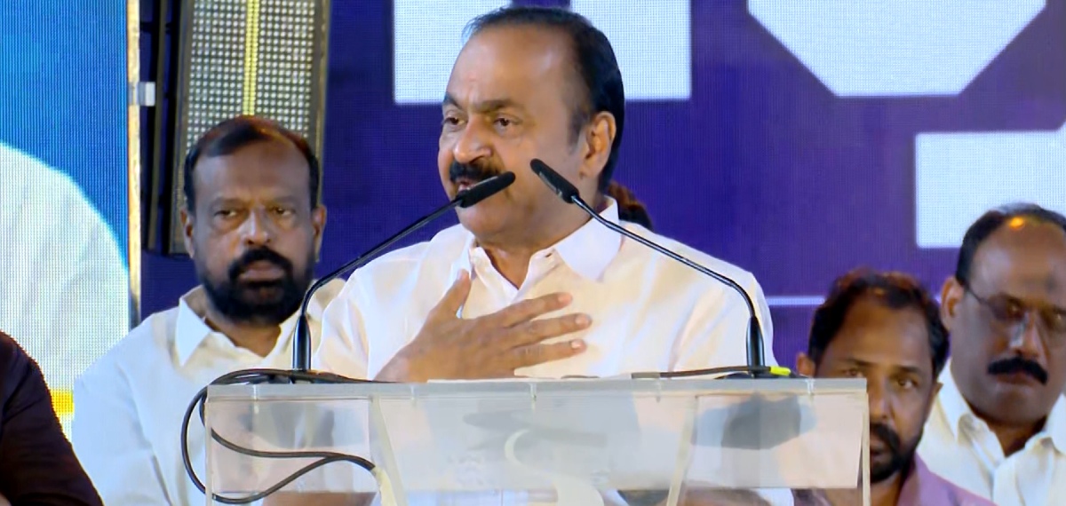 ഭരണകൂടം നികുതിപിരിക്കുന്നത് പൂമ്പാറ്റ പൂവിൽ നിന്നും തേൻ കുടിക്കുന്നത് പോലെയാകണം,പൂ പോലും അറിയരുത്:മുഖ്യമന്ത്രി