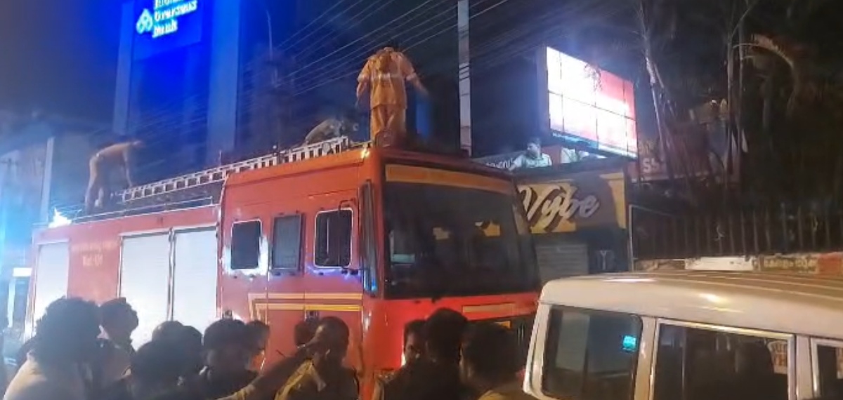 സെക്രട്ടറിയേറ്റിന് മുന്നില്‍ വീണ്ടും യുവാവിന്റെ ജീവനൊടുക്കല്‍ ഭീഷണി; ഇത്തവണ എത്തിയത് വിഷം കഴിച്ച ശേഷം