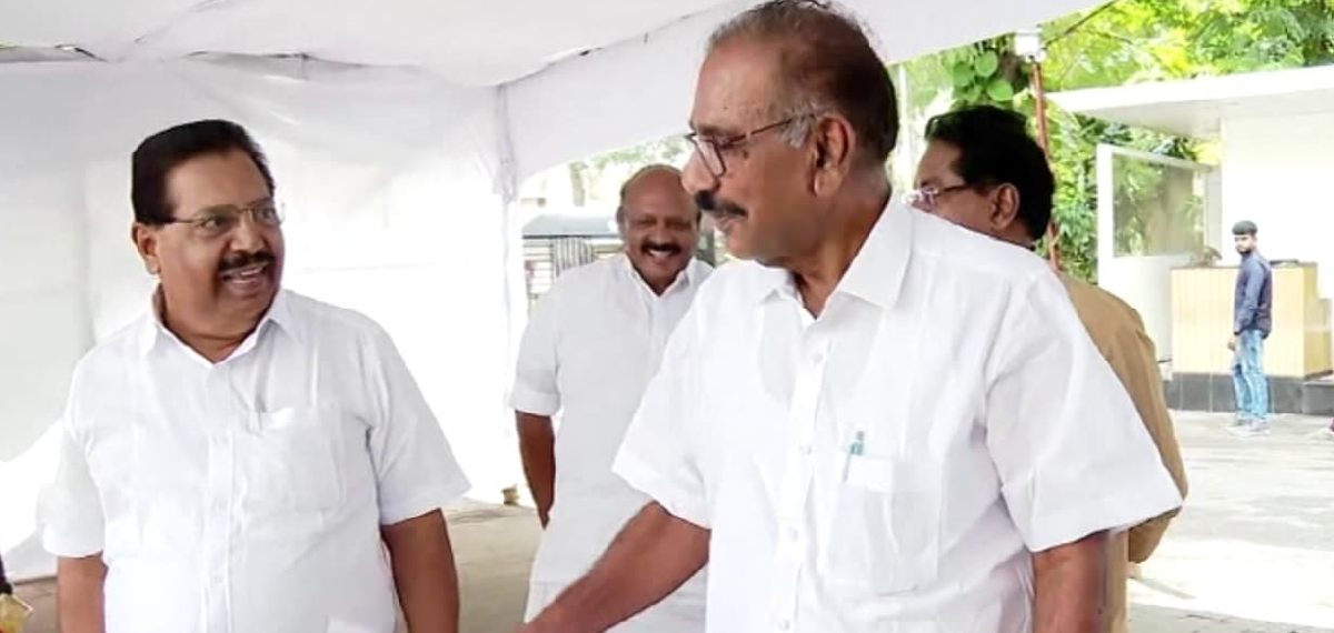 എൻസിപിയിൽ പിളർപ്പ്; സംസ്ഥാന പാർട്ടിയായി നിൽക്കാൻ എ കെ ശശീന്ദ്രൻ- തോമസ് കെ തോമസ് വിഭാഗം