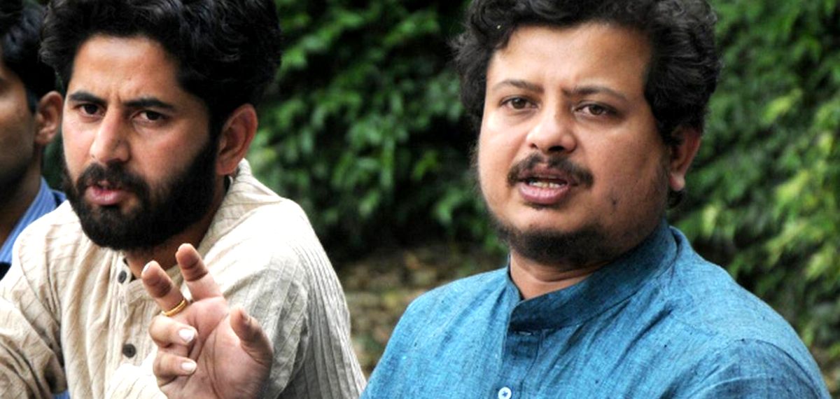 Ritabrata Banerjee (right), General Secretary, Students Federation of India (SFI) and Dr. Vikram Singh (left) Joint Secretary, SFI addressing a press conference, in New Delhi