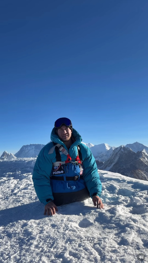 Rustam Nabiev in top of Everest