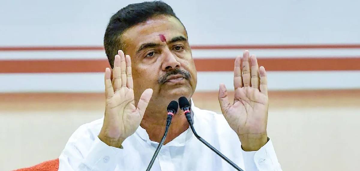 'ഇന്ത്യയിൽ ജീവിക്കണമെങ്കിൽ ദേശീയ ഗാനവും ദേശീയ ഗീതവും ആലപിച്ചേ മതിയാകൂ'; ബംഗാൾ മുഖ്യമന്ത്രി