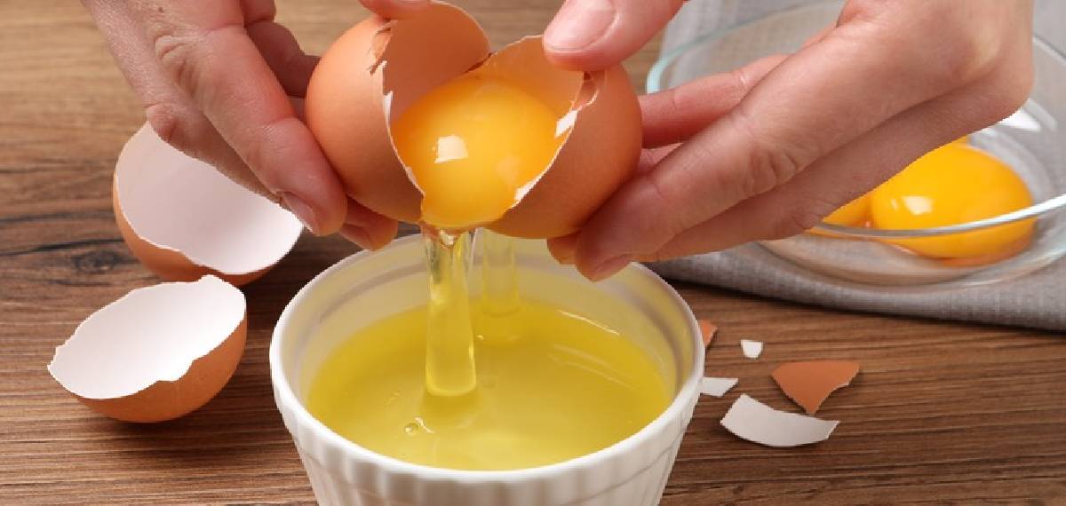 Who should avoid eating egg yolks