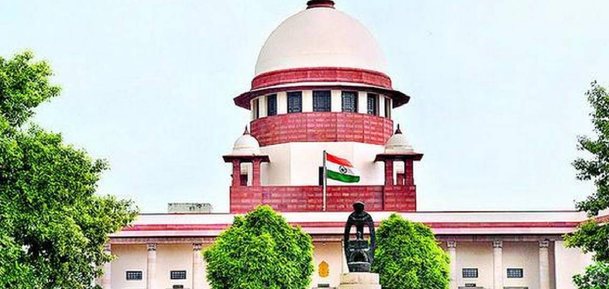 സിഎംആര്എല്-എക്സാലോജിക് കേസ്: ഇ ഡി അന്വേഷണ അനുമതിക്ക് പിന്നാലെ സുപ്രീംകോടതിയില് തടസ്സ ഹര്ജി