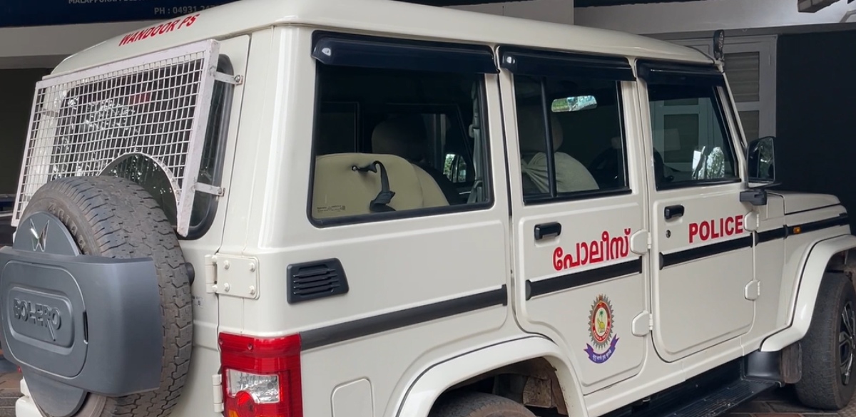 സൗദിയിലുള്ള സഹോദരന് കൊടുക്കാനെന്ന് പറഞ്ഞ് നാട്ടുകാരന് പാന്റ് ഏല്പ്പിച്ചു; നോക്കുമ്പോള് പോക്കറ്റില് ലഹരി