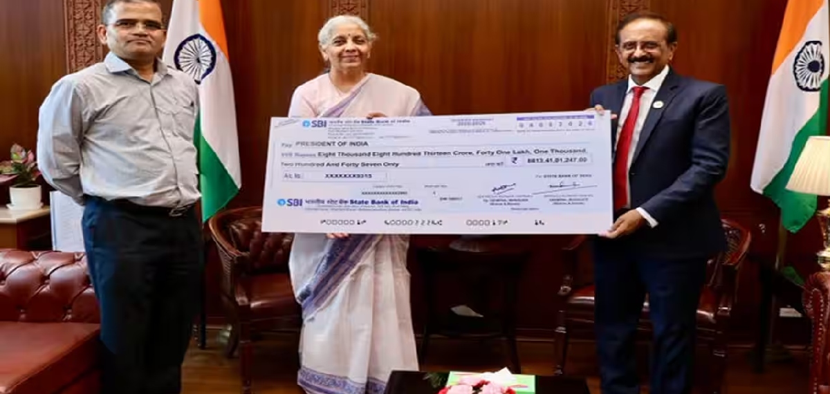 എസ്ബിഐക്ക് റെക്കോർഡ് ലാഭം; സർക്കാരിന് 8,813 കോടിയുടെ ഡിവിഡന്റ് കൈമാറി
