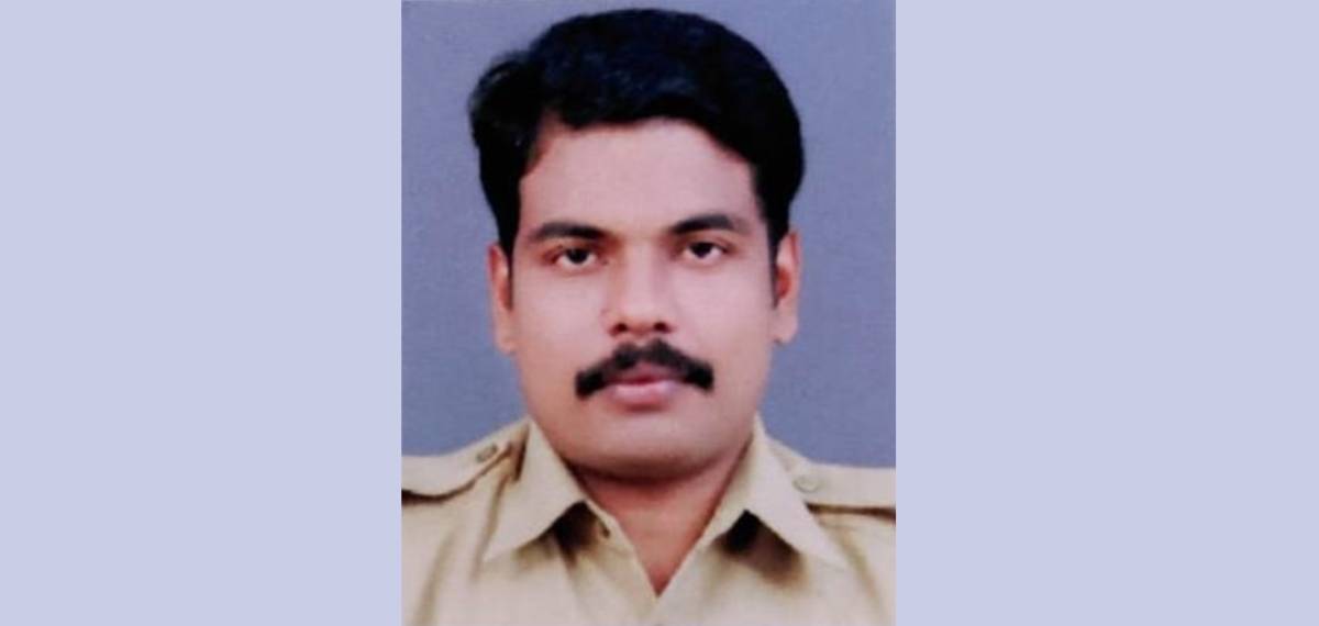 പറവൂരില് പൊലീസുകാരൻ ജീവനൊടുക്കിയ നിലയിൽ