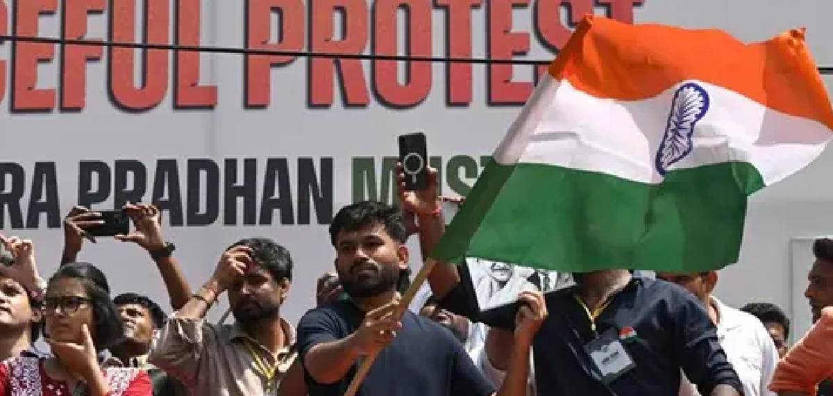 'പ്രധാനെ പുറത്താക്കൂ, അല്ലെങ്കില് ചരിത്രത്തിലെ ഏറ്റവും കഴിവുകെട്ട പ്രധാനമന്ത്രിയാകൂ'; മോദിക്കെതിരെ ദീപ്കെ