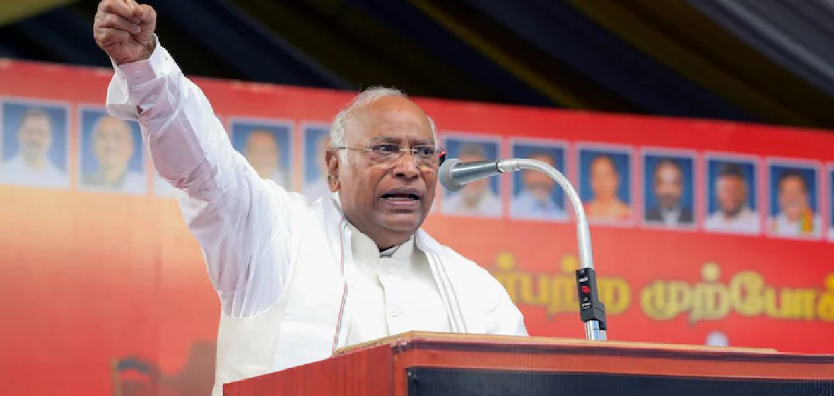 'ഒന്നിനും കൊള്ളാത്തവർ'; 'DK DK' യെന്ന് മുദ്രാവാക്യം, പാർട്ടി പ്രവർത്തകർക്ക് എതിരെ ക്ഷുഭിതനായി ഖർഗെ