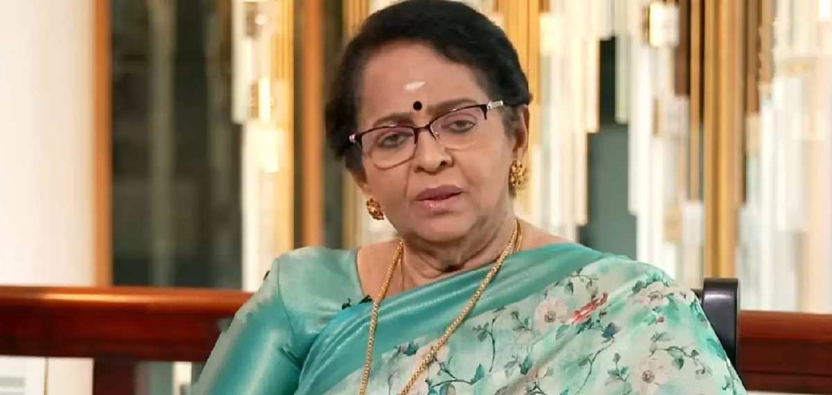 'സ്നേഹപൂര്വ്വം പടിയിറങ്ങുന്നു'; അമ്മയില് നിന്ന് രാജി വെച്ച് മല്ലിക സുകുമാരന്