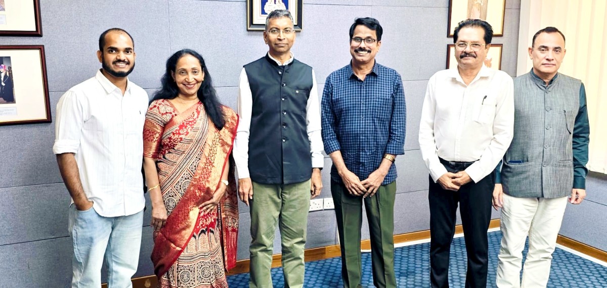 പ്രവാസികളുടെ പ്രശ്നങ്ങൾക്ക് പരിഹാരം ലക്ഷ്യം; ഇന്ത്യൻ അംബാസഡറുമായി കൂടിക്കാഴ്ച നടത്തി പ്രവാസി ലീഗൽ സെൽ