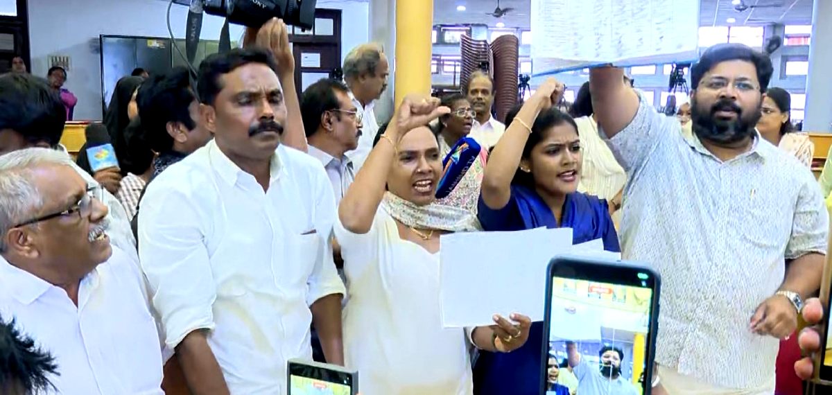 തിരുവനന്തപുരം കോർപ്പറേഷനിലേക്കുള്ള യുഡിഎഫ് മാർച്ച്: കേസെടുത്ത് പൊലീസ്;  കെ എസ് ശബരീനാഥൻ ഒന്നാം പ്രതി