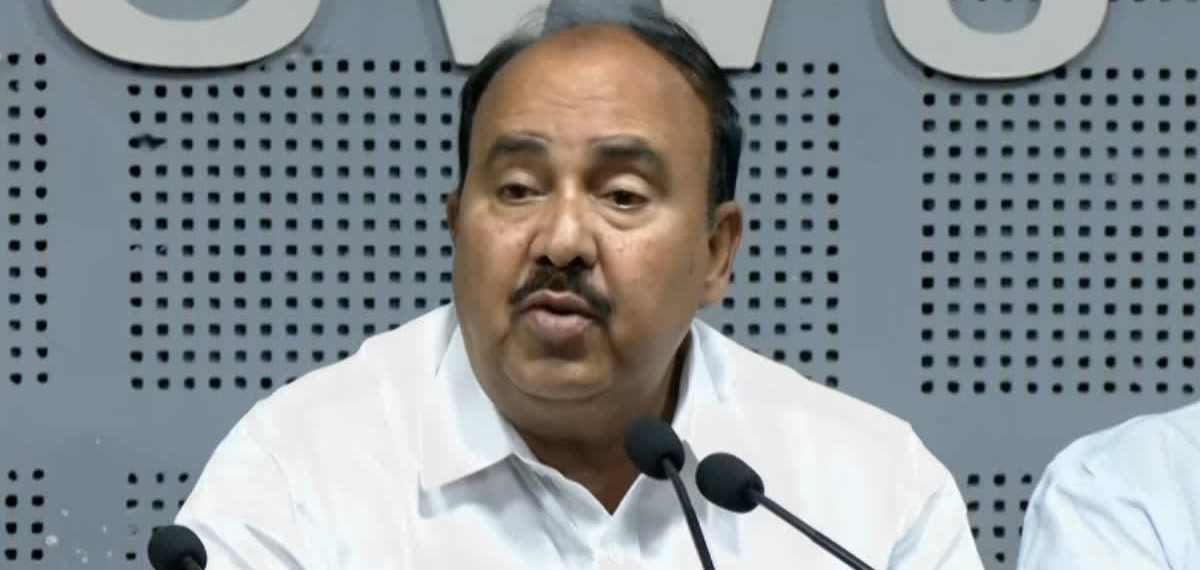 കുടുക്കാന് ആസൂത്രിത ശ്രമം; ഏകകണ്ഠമായി എടുത്ത തീരുമാനങ്ങളില് ചെയര്മാന് ഉത്തരവാദിത്തമില്ല: ആര് ചന്ദ്രശേഖരന്