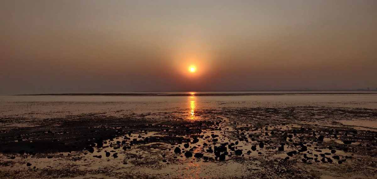 Dumas Beach
