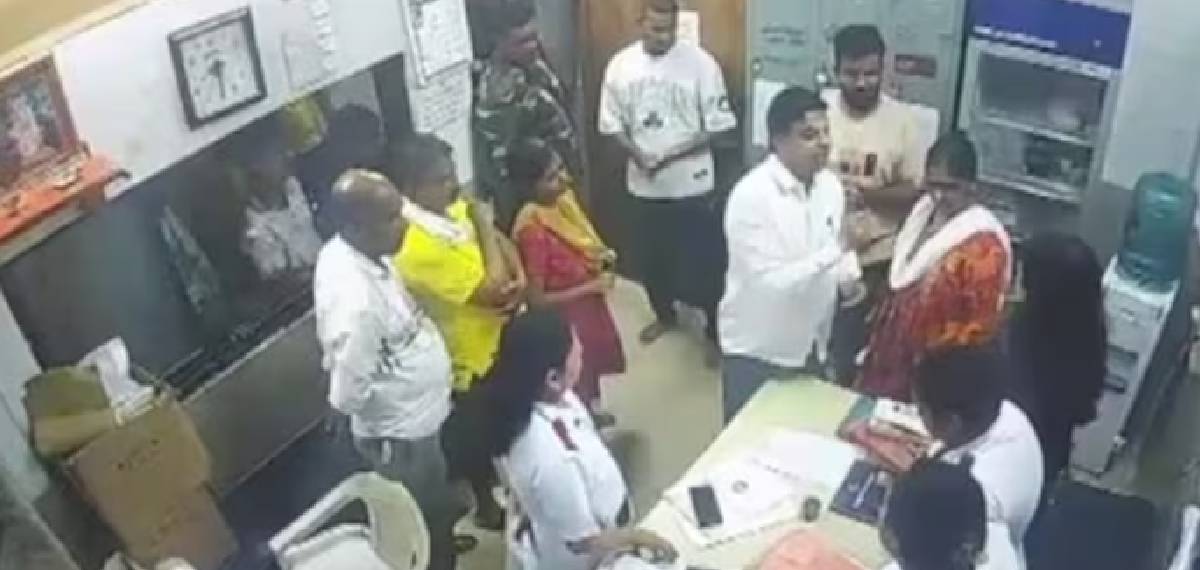 മഹാരാഷ്ട്രയില് ആശുപത്രിയില് കയറി ഡോക്ടര്മാരെ ആക്രമിച്ചു; ശിവസേന നേതാവ് പിടിയില്