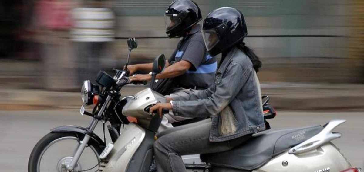 ബൈക്ക് യാത്രക്കാർ സൂക്ഷിക്കുക; ഹെൽമെറ്റ് ധരിച്ചാലും ഈ രണ്ട് കാര്യങ്ങൾ ശ്രദ്ധിച്ചില്ലെങ്കിൽ പിഴ ലഭിക്കും