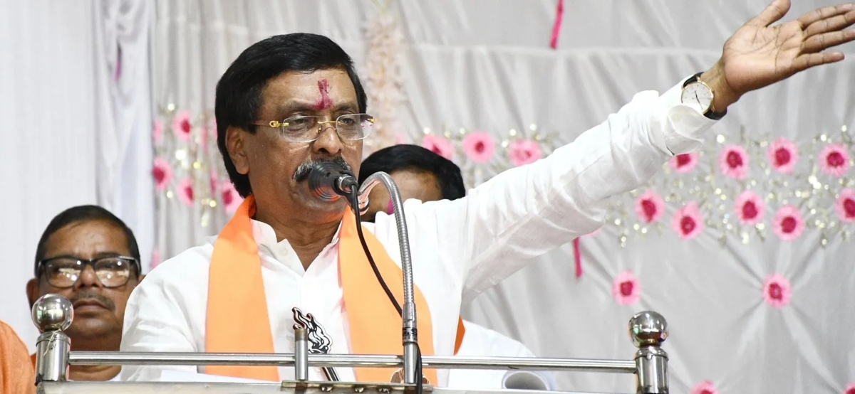 'ഗോമൂത്രം കുടിപ്പിച്ചു, മന്ത്രവാദത്തിന് മുടി പറിച്ചെടുത്തു'; ഉദ്ധവ് സേന മുൻ MPക്കും കുടുംബത്തിനുമെതിരെ മരുമകൾ