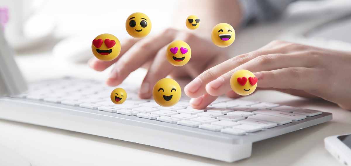 who created world's first emoji