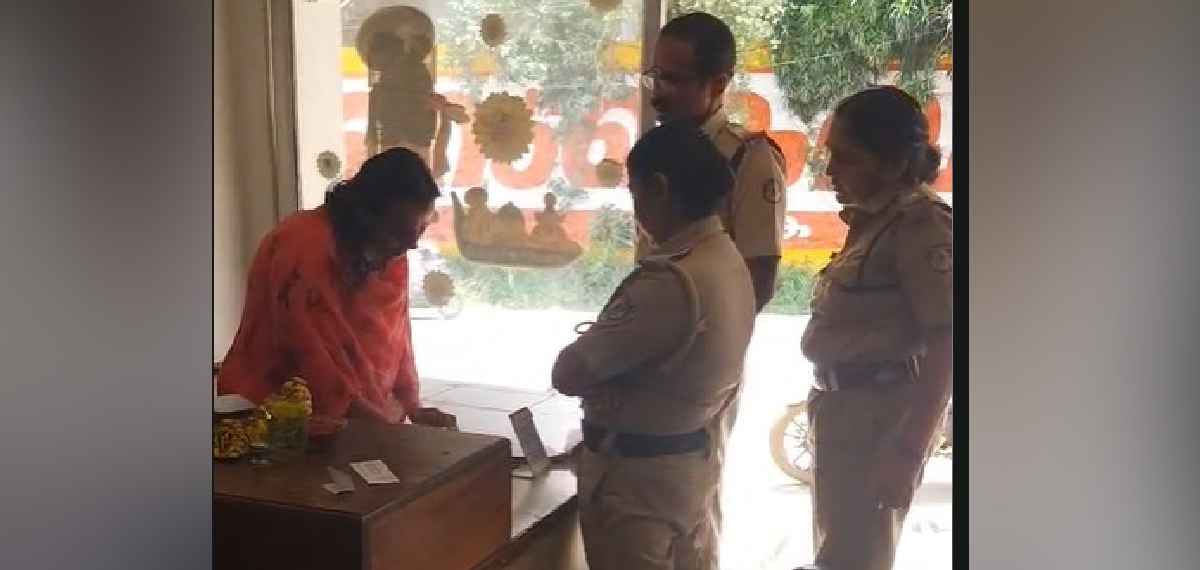 തിരുവനന്തപുരത്ത് ടൂവീലര് സ്ഥാപനം കേന്ദ്രമാക്കി തട്ടിപ്പ്; യുവതി പൊലീസ് പിടിയില്