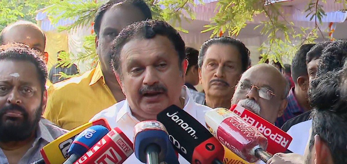 'ഭക്ഷണ വിതരണമല്ല, ആശുപത്രികളില് സ്ഥലം കയ്യേറുന്നതാണ് പ്രശ്നം': വിശദീകരണവുമായി കെ മുരളീധരന്
