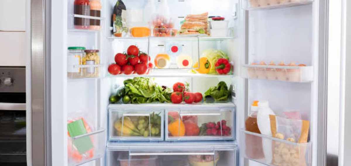 space between the refrigerator and the wall