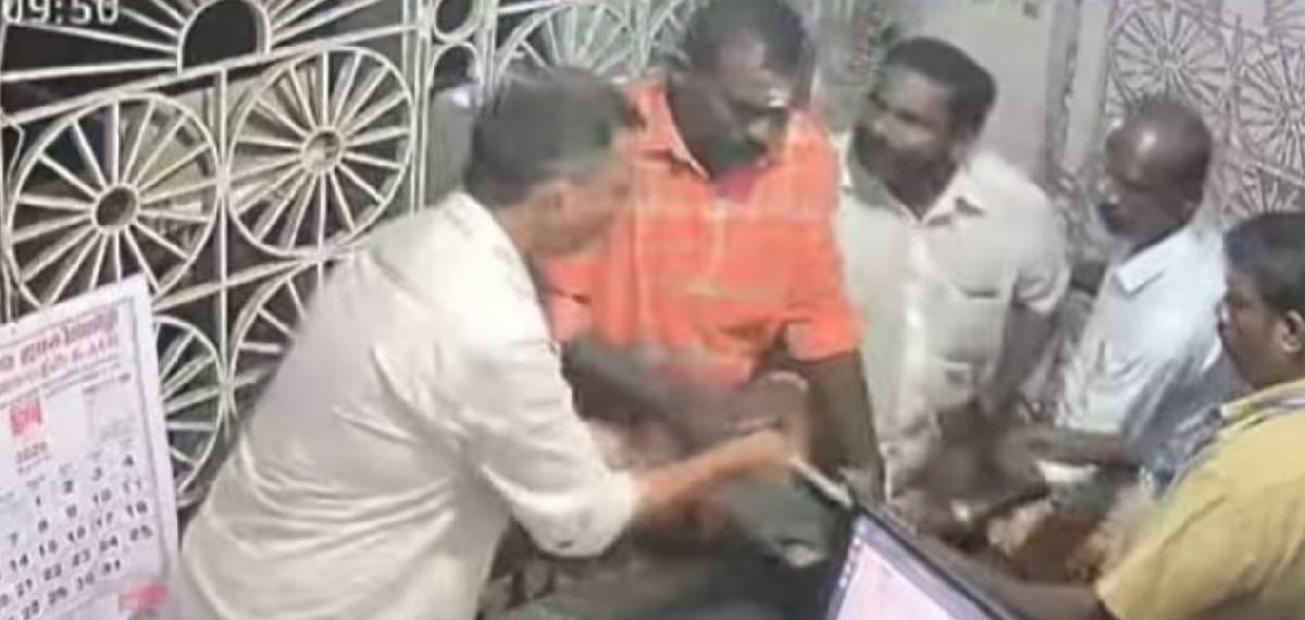 കറണ്ട് പോയത് ചോദ്യം ചെയ്ത് KSEB ഓഫീസിലെത്തി; ഉദ്യോഗസ്ഥരോട് കയർത്ത നാട്ടുകാർക്കെതിരെ കേസ്