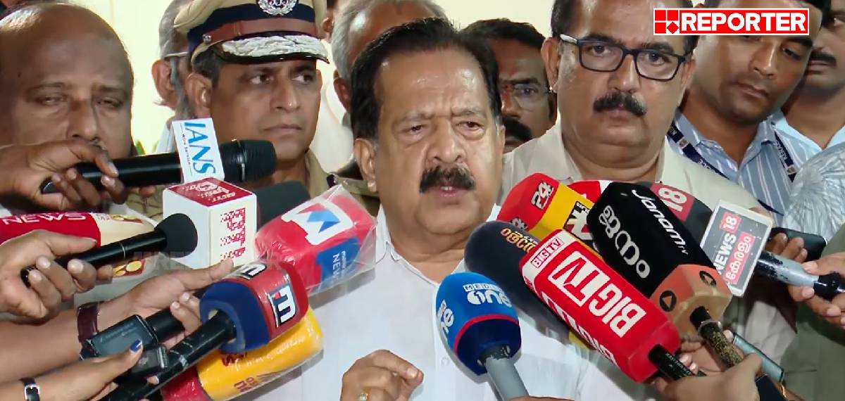 വേടന്റെ പങ്കെടുത്ത പരിപാടിക്കെതിരായ കേസ്; സാധാരണ കേസ് എടുക്കാറില്ല, എന്താണെന്ന് പരിശോധിക്കും; രമേശ് ചെന്നിത്തല