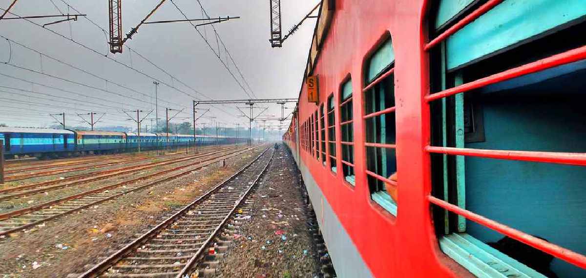 railway employees travel for free on all trains