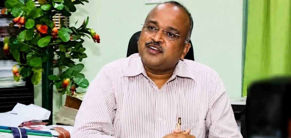 കശുവണ്ടി വികസന കോർപ്പറേഷൻ അഴിമതി കേസ്: കുറ്റപത്രം സമർപ്പിച്ച് സിബിഐ; കെ എ രതീഷും ആര് ചന്ദ്രശേഖരനും പ്രതികൾ