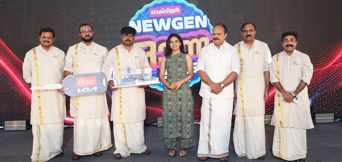വീണ്ടും ജീവനക്കാരെ ചേർത്തുപിടിച്ച് ഓക്സിജന് ഗ്രൂപ്പ്: സമ്മാനമായി നല്കിയത് കാറും വീടും