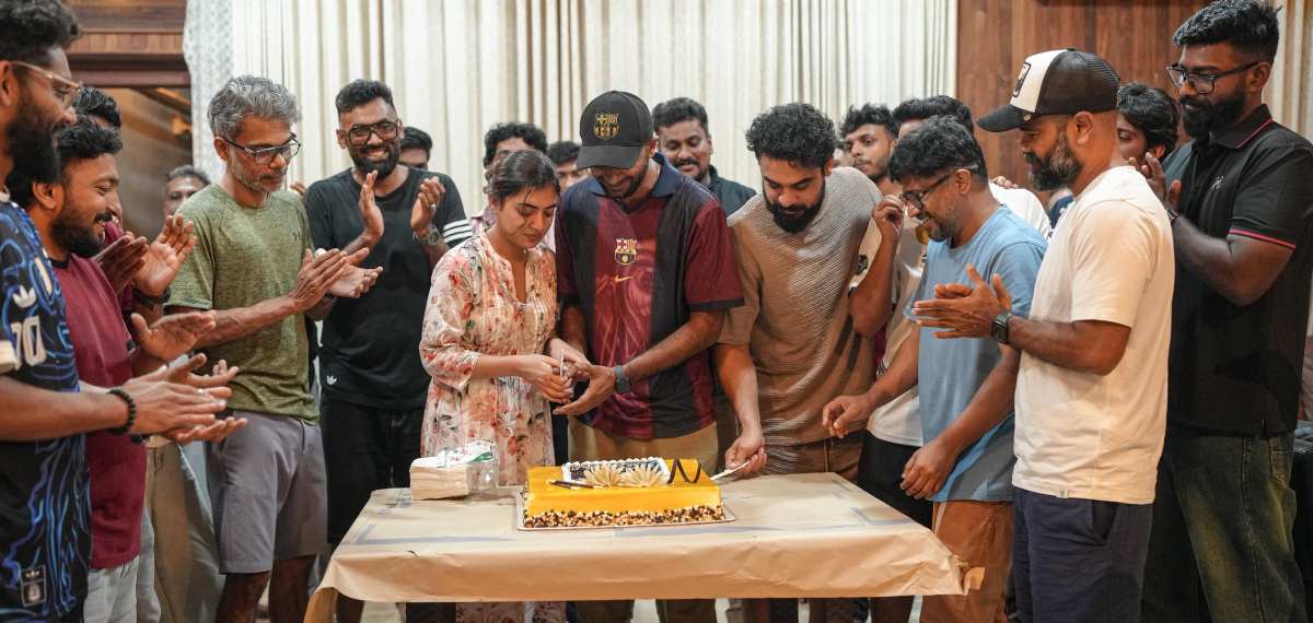 ക്ലാസായി ഒരുങ്ങി ടൊവിനോ-നസ്രിയ ചിത്രം 'ഗ്രാസ്യാസ് എൽ ക്ലാസിക്കോ'; കേരള ഷെഡ്യൂൾ പാക്കപ്പ്