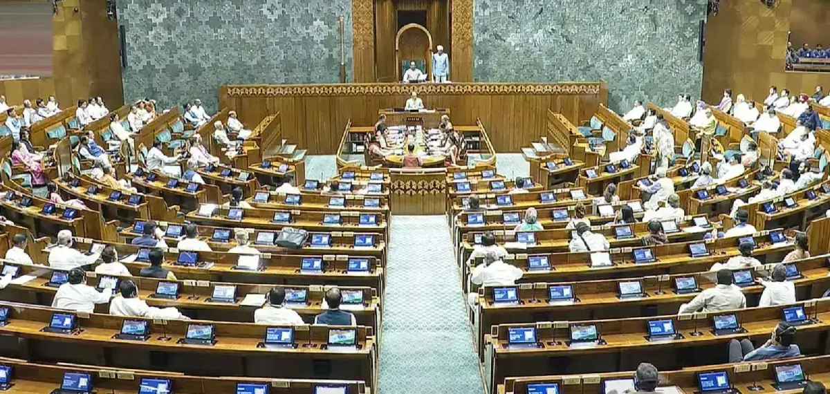 അമിത് ഷാ ഇന്നും സഭയില് എത്തിയില്ല; പ്രതിഷേധം ശക്തമാക്കി പ്രതിപക്ഷം, സഭ സ്തംഭിച്ചു