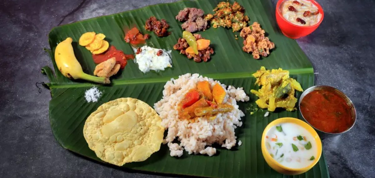 പ്രവാസികൾക്ക് ആകാശത്ത് വെച്ച് ഓണം ഉണ്ണാം!, എയർ ഇന്ത്യ എക്സ്പ്രസിന്റെ 'ഓണസദ്യ' പദ്ധതിക്ക് തുടക്കം