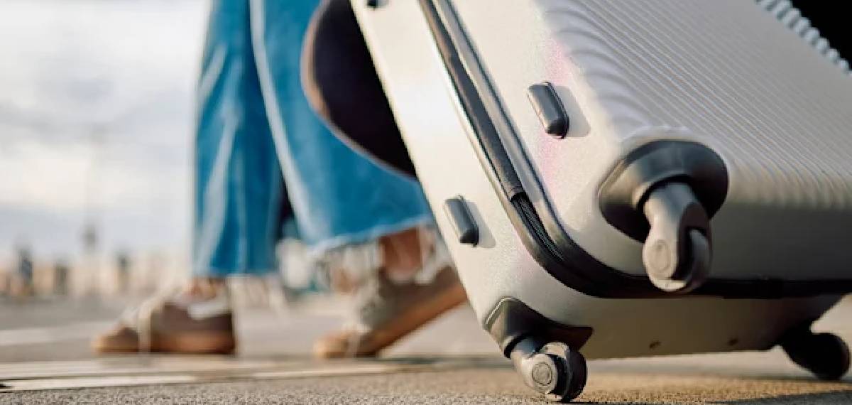 put tape on suitcase wheels