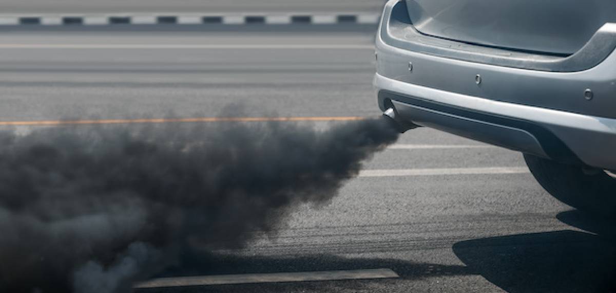 color of the vehicle's exhaust smoke